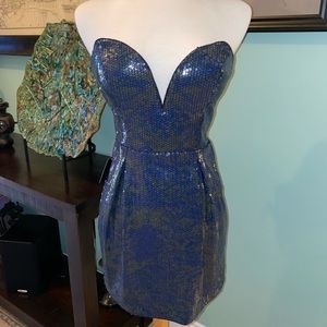 NWT Cocktail Dress Bebe size 8 Blue-Green Sequined